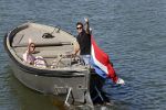 Muiden 21 mei 2020
Jeroen v d Boom vaart met zijn vrouw Dani in hun sloep op de Vecht bij Muiden