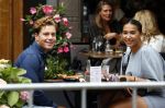 Amsterdam 3 juni 2020
Joelle Gullit met haar beste vriend op terras bij v Dam