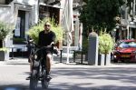 Amsterdam 28 mei 2020
Johnny Heitinga met zijn kinderen Jezebel en Lennox op de fiets in Amsterdam zuid