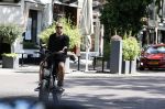 Amsterdam 28 mei 2020
Johnny Heitinga met zijn kinderen Jezebel en Lennox op de fiets in Amsterdam zuid