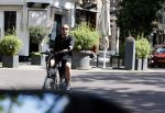 Amsterdam 28 mei 2020
Johnny Heitinga met zijn kinderen Jezebel en Lennox op de fiets in Amsterdam zuid