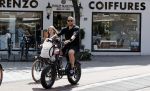 Amsterdam 28 mei 2020
Johnny Heitinga met zijn kinderen Jezebel en Lennox op de fiets in Amsterdam zuid