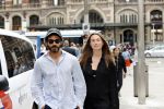 Amsterdam 1 juni 2020
Demonstratie op de dam tegen politiegeweld tegen donkere mensen naar aanleiding van de dood van George Floyd door poltieman in USA. Kay nambiar met nieuwe vriendin