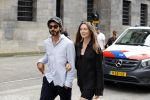 Amsterdam 1 juni 2020
Demonstratie op de dam tegen politiegeweld tegen donkere mensen naar aanleiding van de dood van George Floyd door poltieman in USA. Kay nambiar met nieuwe vriendin