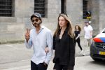 Amsterdam 1 juni 2020
Demonstratie op de dam tegen politiegeweld tegen donkere mensen naar aanleiding van de dood van George Floyd door poltieman in USA. Kay nambiar met nieuwe vriendin