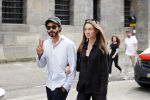Amsterdam 1 juni 2020
Demonstratie op de dam tegen politiegeweld tegen donkere mensen naar aanleiding van de dood van George Floyd door poltieman in USA. Kay nambiar met nieuwe vriendin