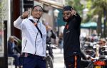 Amsterdam 7 mei 2020
Kenny tete met een kennis in Amsterdam zuid