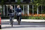 Amsterdam 4 mei 2020
Kim v Kooten en Jacob Derwig op ded fiets in Amsterdam zuid.