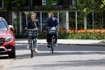 Amsterdam 4 mei 2020
Kim v Kooten en Jacob Derwig op ded fiets in Amsterdam zuid.