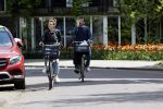 Amsterdam 4 mei 2020
Kim v Kooten en Jacob Derwig op ded fiets in Amsterdam zuid.