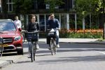 Amsterdam 4 mei 2020
Kim v Kooten en Jacob Derwig op ded fiets in Amsterdam zuid.