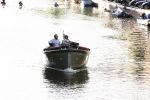 Amsterdam 27 mei 2020
Lieke v Lexmond en haar man Bas v Veggel varen in hun boot door de grachten van Amsterdam .
