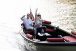 Amsterdam 27 mei 2020
Lieke v Lexmond en haar man Bas v Veggel varen in hun boot door de grachten van Amsterdam .