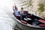 Amsterdam 27 mei 2020
Lieke v Lexmond en haar man Bas v Veggel varen in hun boot door de grachten van Amsterdam .