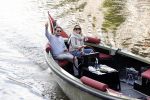 Amsterdam 27 mei 2020
Lieke v Lexmond en haar man Bas v Veggel varen in hun boot door de grachten van Amsterdam .