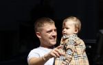 Amsterdam 20 mei 2020
Lil Kleine met zijn zoontje in Amsterdam zuid.