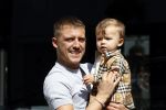 Amsterdam 20 mei 2020
Lil Kleine met zijn zoontje in Amsterdam zuid.