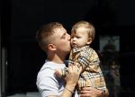 Amsterdam 20 mei 2020
Lil Kleine met zijn zoontje in Amsterdam zuid.