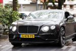 Amsterdam 1 mei 2020
Mark Teurlings en sanne Rosinga in hun bentleys in amsterdam zuid