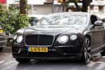 Amsterdam 1 mei 2020
Mark Teurlings en sanne Rosinga in hun bentleys in amsterdam zuid