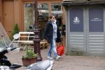 Amsterdam 2 mei 2020
Martijn Krabbe en zijn vrouw Deborah gaan op de scooter eten kopen bij een indonesische toko