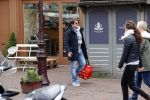 Amsterdam 2 mei 2020
Martijn Krabbe en zijn vrouw Deborah gaan op de scooter eten kopen bij een indonesische toko