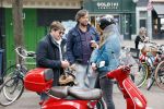 Amsterdam 2 mei 2020
Martijn Krabbe en zijn vrouw Deborah gaan op de scooter eten kopen bij een indonesische toko