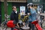Amsterdam 2 mei 2020
Martijn Krabbe en zijn vrouw Deborah gaan op de scooter eten kopen bij een indonesische toko