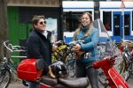 Amsterdam 2 mei 2020
Martijn Krabbe en zijn vrouw Deborah gaan op de scooter eten kopen bij een indonesische toko