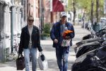Amsterdam 2 mei 2020
Matthijs de Ligt en zijn vriendin Annekee Molenaar lopen op straat in Amsterdam zuid.