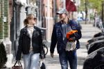 Amsterdam 2 mei 2020
Matthijs de Ligt en zijn vriendin Annekee Molenaar lopen op straat in Amsterdam zuid.