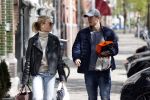 Amsterdam 2 mei 2020
Matthijs de Ligt en zijn vriendin Annekee Molenaar lopen op straat in Amsterdam zuid.