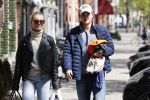 Amsterdam 2 mei 2020
Matthijs de Ligt en zijn vriendin Annekee Molenaar lopen op straat in Amsterdam zuid.