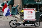 Amsterdam 6 juni 2020
Menno Kohler is in te huren als straat dj. Hij komt dan met zijn bakfiets