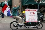 Amsterdam 6 juni 2020
Menno Kohler is in te huren als straat dj. Hij komt dan met zijn bakfiets