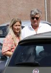 Noordwijk 12 juni 2020
Albert Barnhoorn en zijn dochter Nathalie Barnhoorn arriveren bij haar Appartement. Het verhaal dat zij een relatie met Dirk Kuyt zou hebben klopt helemaal niet.