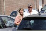 Noordwijk 12 juni 2020
Albert Barnhoorn en zijn dochter Nathalie Barnhoorn arriveren bij haar Appartement. Het verhaal dat zij een relatie met Dirk Kuyt zou hebben klopt helemaal niet.