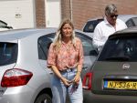 Noordwijk 12 juni 2020
Albert Barnhoorn en zijn dochter Nathalie Barnhoorn arriveren bij haar Appartement. Het verhaal dat zij een relatie met Dirk Kuyt zou hebben klopt helemaal niet.