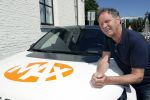 Harlingen 28 mei 2020
Piet Paulusma voor zijn huis in Harlingen.