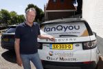 Harlingen 28 mei 2020
Piet Paulusma voor zijn huis in Harlingen.