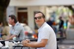 Amsterdam 31 mei 2020
Quincy Schellevis met zijn vrouw op terras in de cornelis schuytstraat