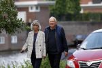 Amsterdam 23 mei 2020
Rob v d Meeberg met zijn vrouw op straat in Amsterdam zuid
