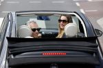 Amsterdam 23 mei 2020
Robert Schoemacher met zijn vrouw Claudia in hun fiat 500 cabrio.
