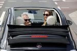Amsterdam 23 mei 2020
Robert Schoemacher met zijn vrouw Claudia in hun fiat 500 cabrio.