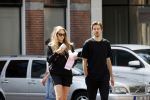 Amsterdam 23 mei 2020
Romee Strijd en haar man  Laurens van Leeuwen in Amsterdam zuid.