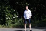 Naarden 9 mei 2020
Ronald Koeman wandelend op straat een paar dagen na zijn ziekenhuis opname