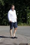 Naarden 9 mei 2020
Ronald Koeman wandelend op straat een paar dagen na zijn ziekenhuis opname
