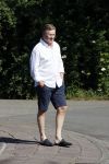 Naarden 9 mei 2020
Ronald Koeman wandelend op straat een paar dagen na zijn ziekenhuis opname