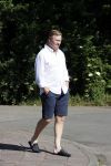 Naarden 9 mei 2020
Ronald Koeman wandelend op straat een paar dagen na zijn ziekenhuis opname