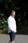 Naarden 9 mei 2020
Ronald Koeman wandelend op straat een paar dagen na zijn ziekenhuis opname